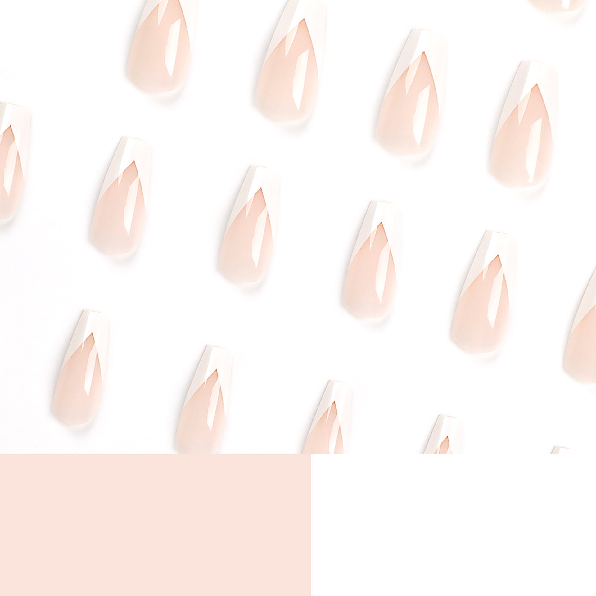 Uñas francesas Arte en uñas postizas Medianas y largas Uñas postizas Uñas en láminas Uñas en láminas Uñas en láminas Uñas adhesivas Hojas｜365nails