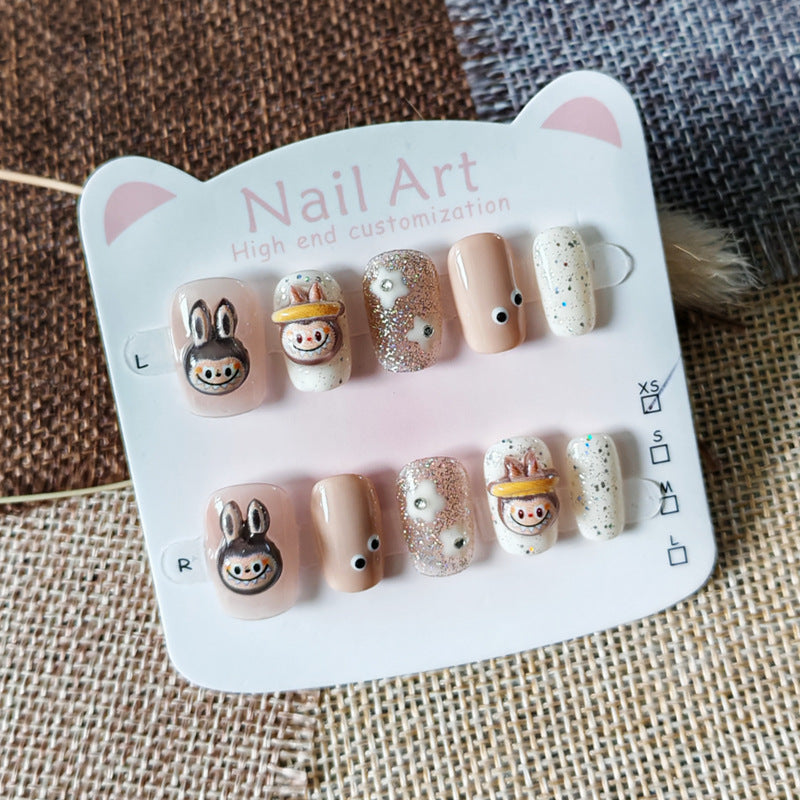 365Nails: "Labubu Sussurro da Floresta" – Unhas Postiças Curtas Ovais Feitas à Mão com Design Labubu e Florestal