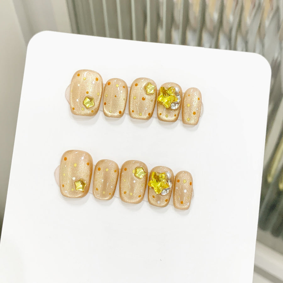 365nails: "Golden Citrus" – Hand-Painted Polka Dot & 3D Gem Short Square Nails