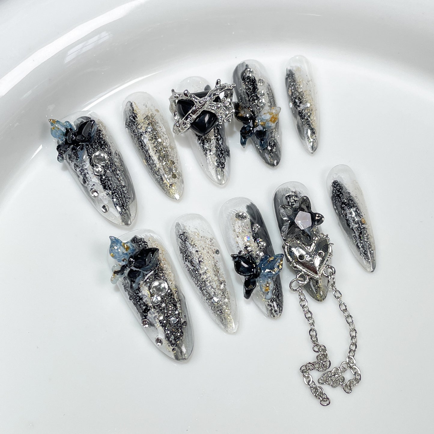 Uñas postizas hechas a mano, diseño de Sweet Cool Spice Girl, parches medianos y largos con diseño de mariposa irregularmente manchado | 365nails