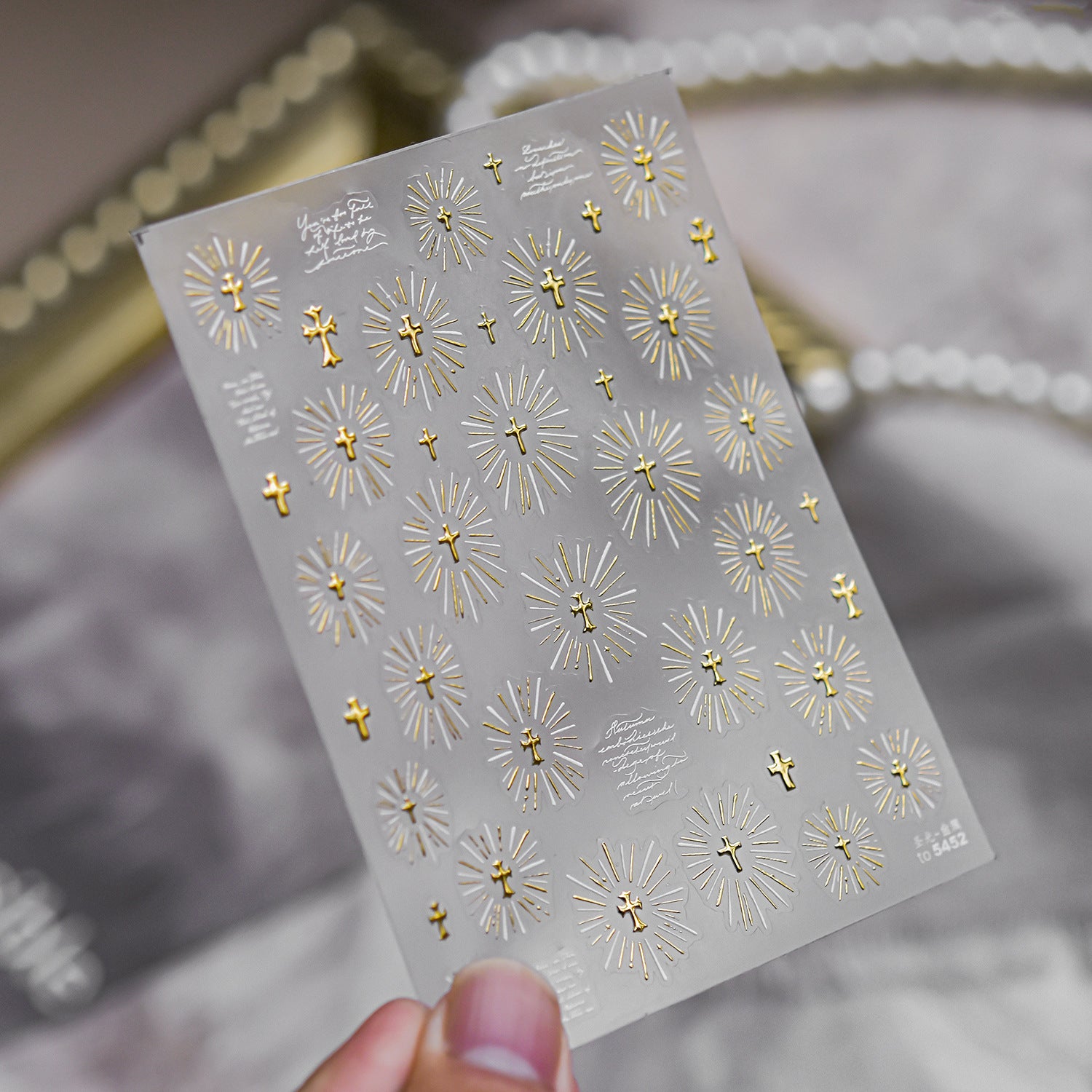 金色十字架光芒 – 奢華宗教美甲貼紙