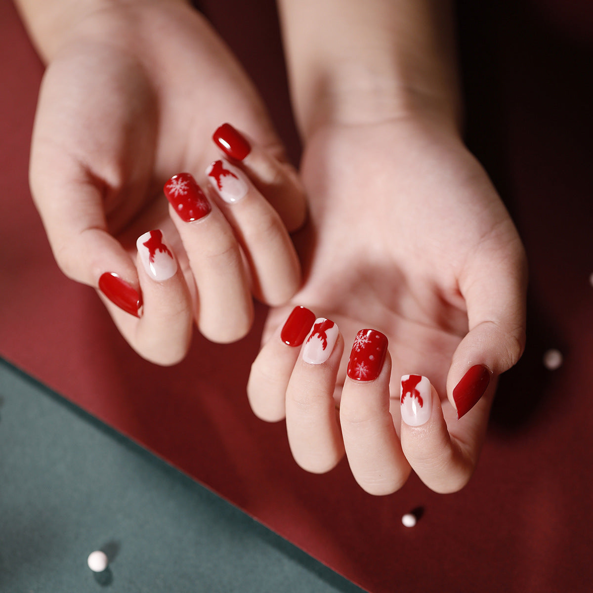Uñas navideñas con diseño de copos de nieve, diseño de muñeco de nieve, manicura corta con lazo almendrado y uñas largas, venta al por mayor | 365nails