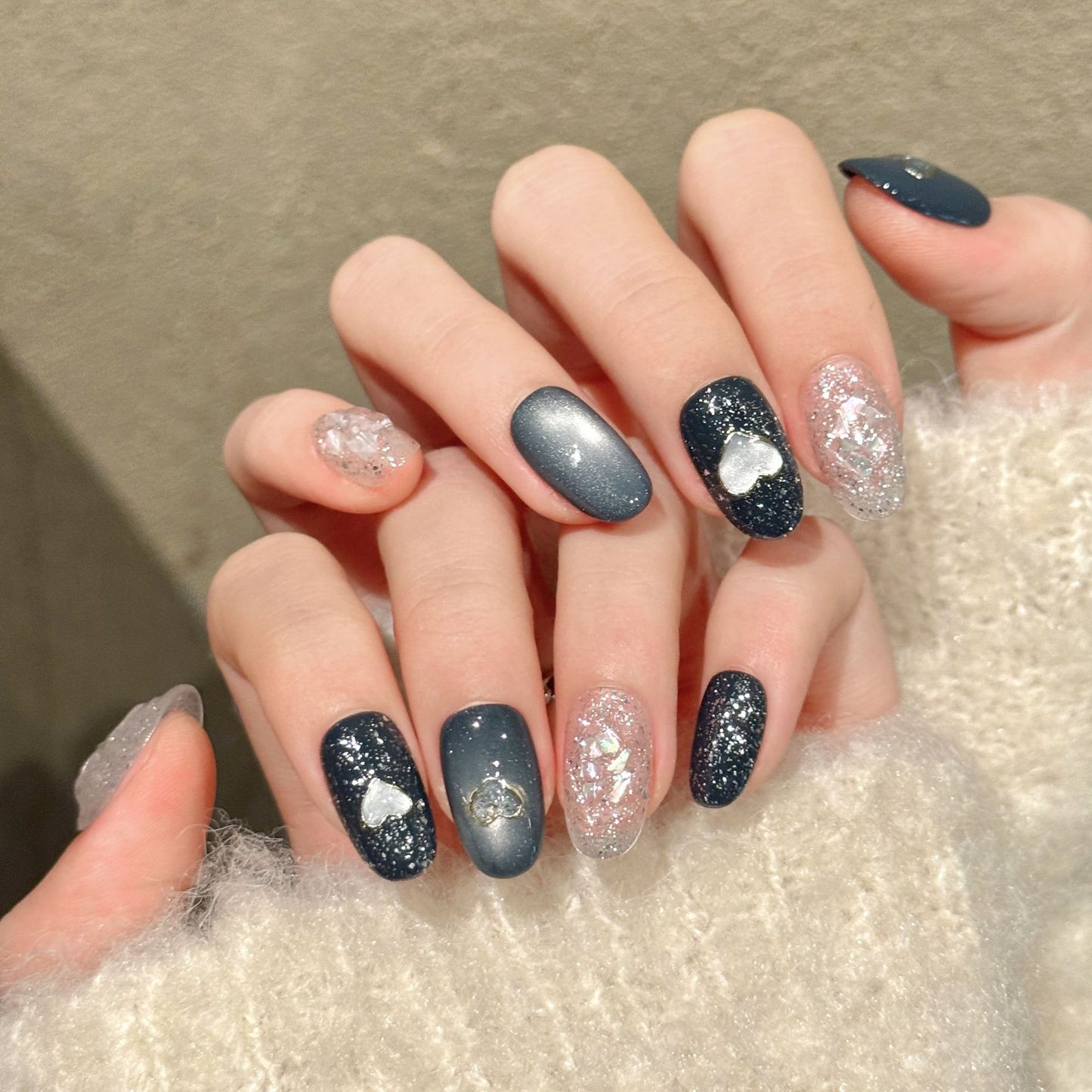 Silver Black Heart Sparkle Winter Nails