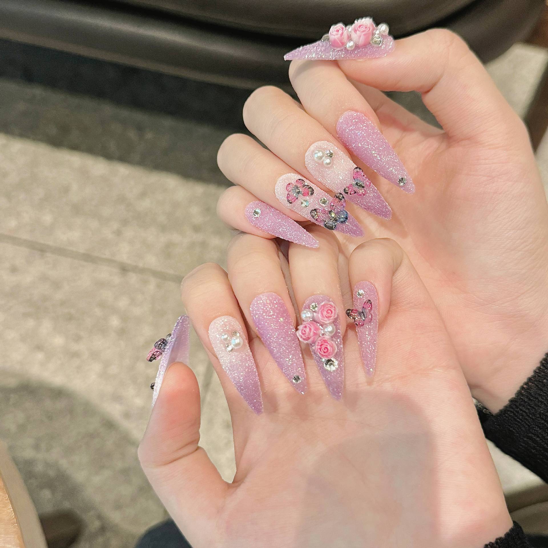 365nails: "핑크 블로썸" – 3D 플로럴 & 나비 수제 스틸레토형 네일