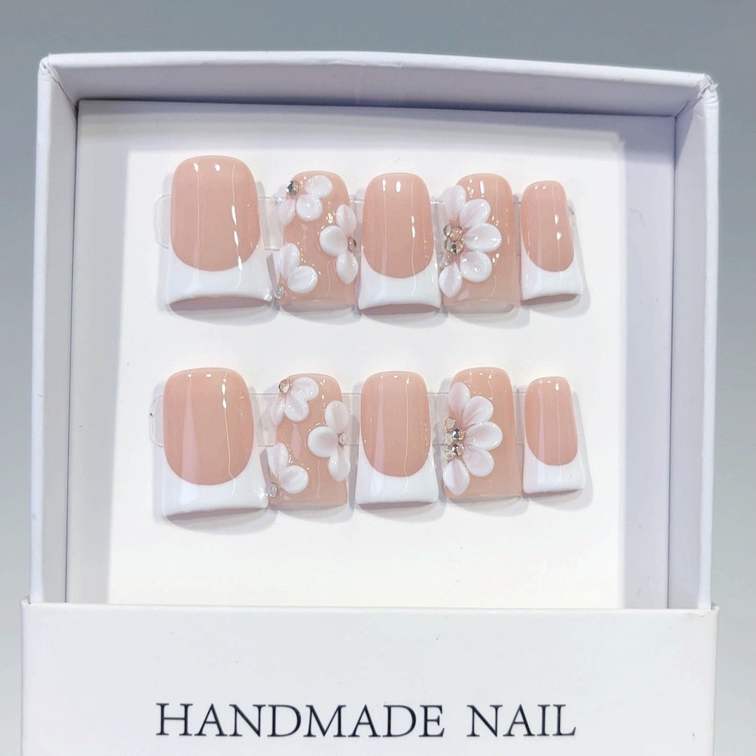 Minimalist Bloom: "Daisy Whisper" – Short Square Handmade Press On Nails