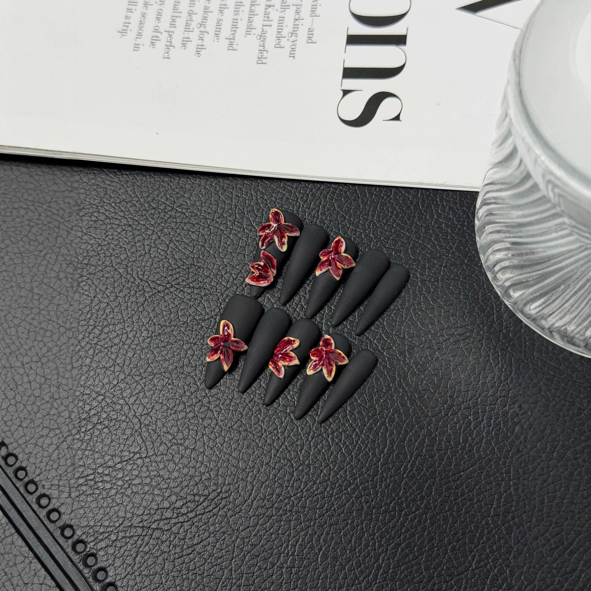 365nails : « Fleur veloutée » – 3D Floral et Mat – Ongles forme stiletto faits main