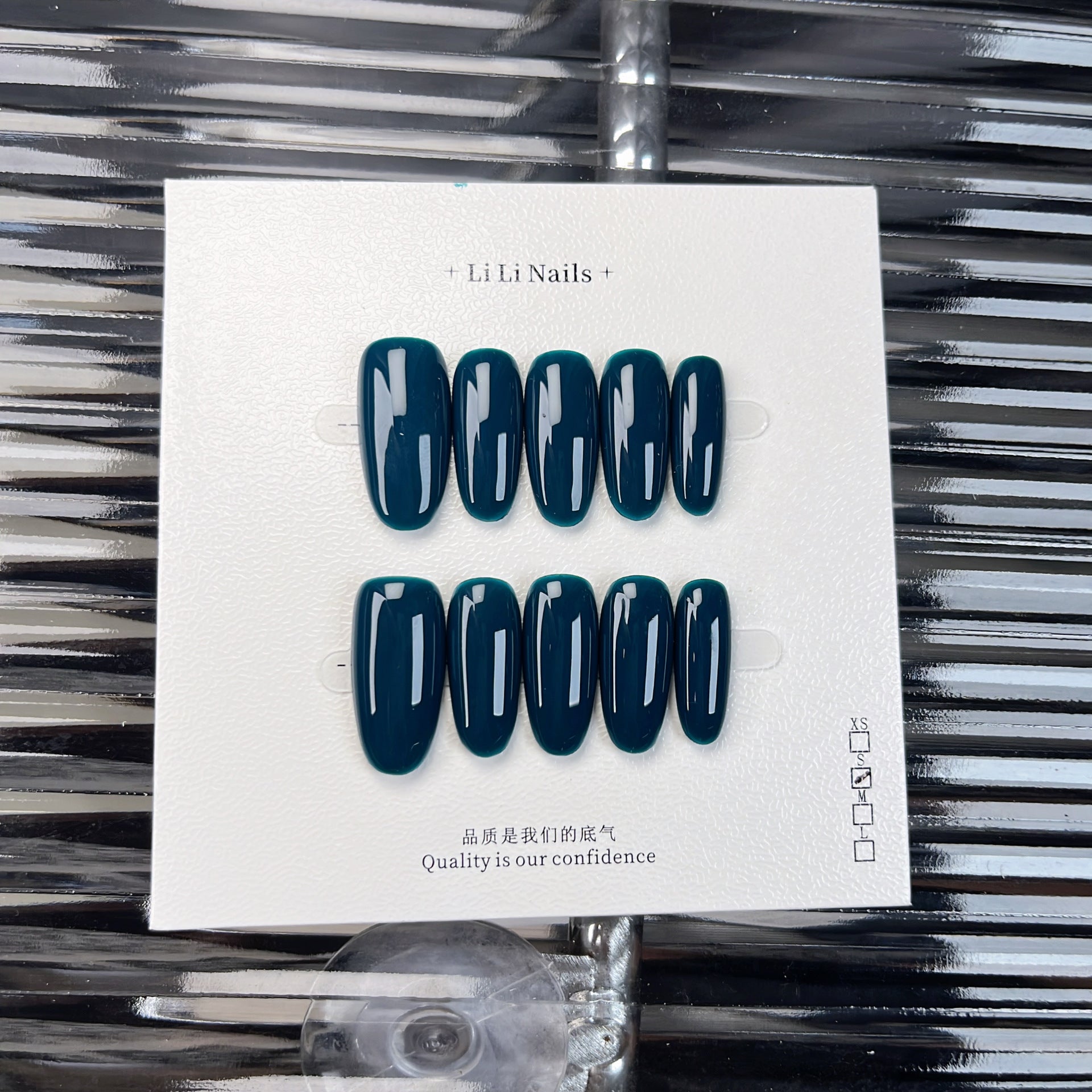 The Essential Solids | Medium Oval ｜Handmade Press-on Nails