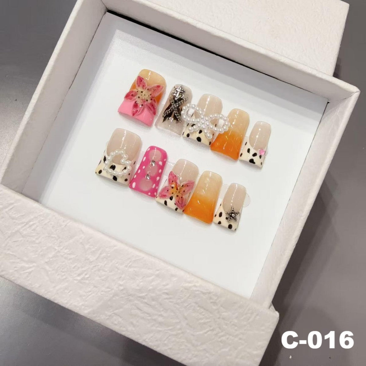 365nails：「糖果爪」— 3D 斑點 手工製 棺材形 穿戴甲