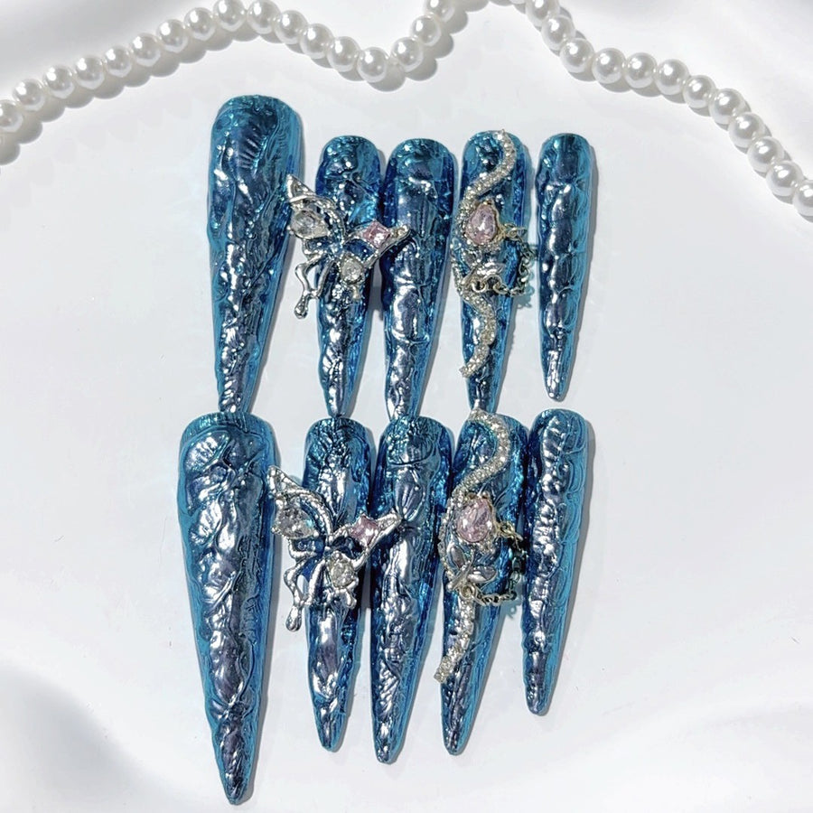 Set d'ongles press-on bleu métallique style gothique féerique