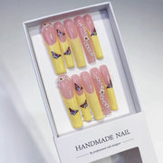 365nails: "Fleur Marguerite Papillon" – Ongles press-on extra longs forme carrée, french rose-jaune, faits main