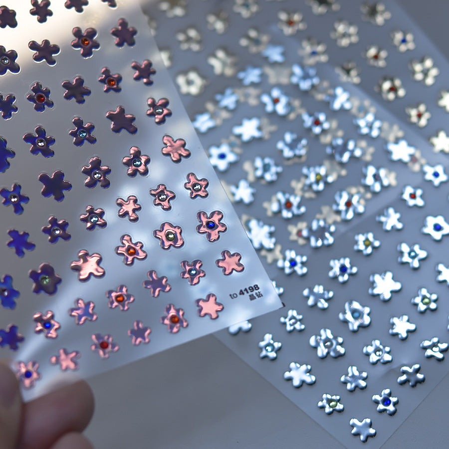 閃亮銀四葉草 — 3D 浮雕指甲貼