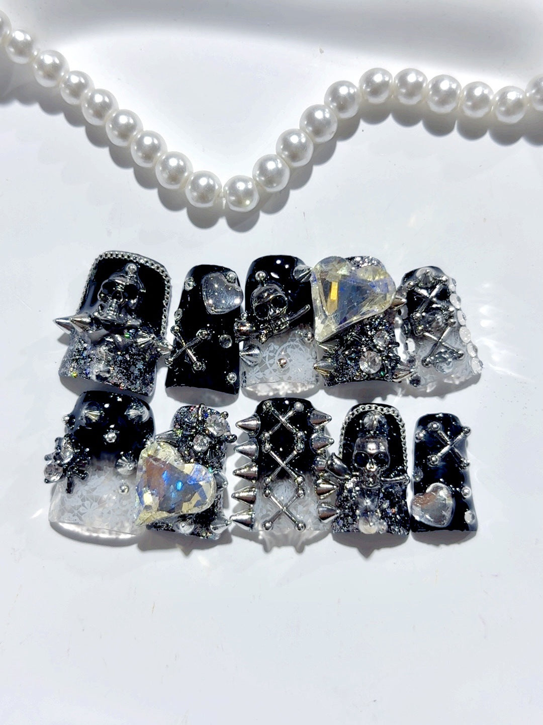 Dark Rebel: "Gothic Skull Rebel" – Square Press-On Nails