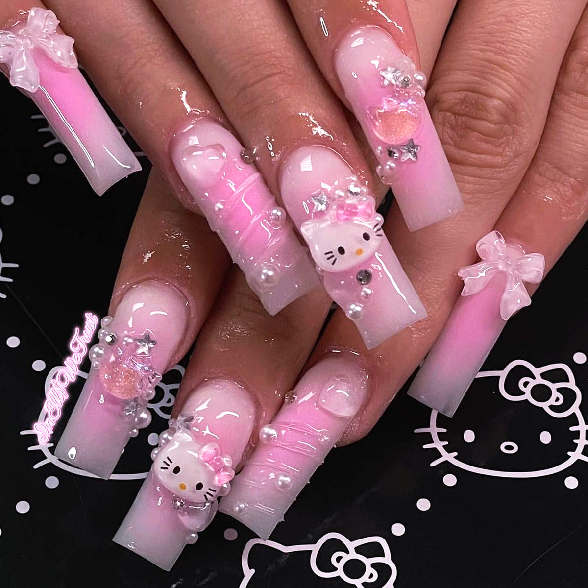 Lindo lazo adhesivo para uñas con diseño de Hello Kitty con ondas de agua tridimensionales ｜365nails