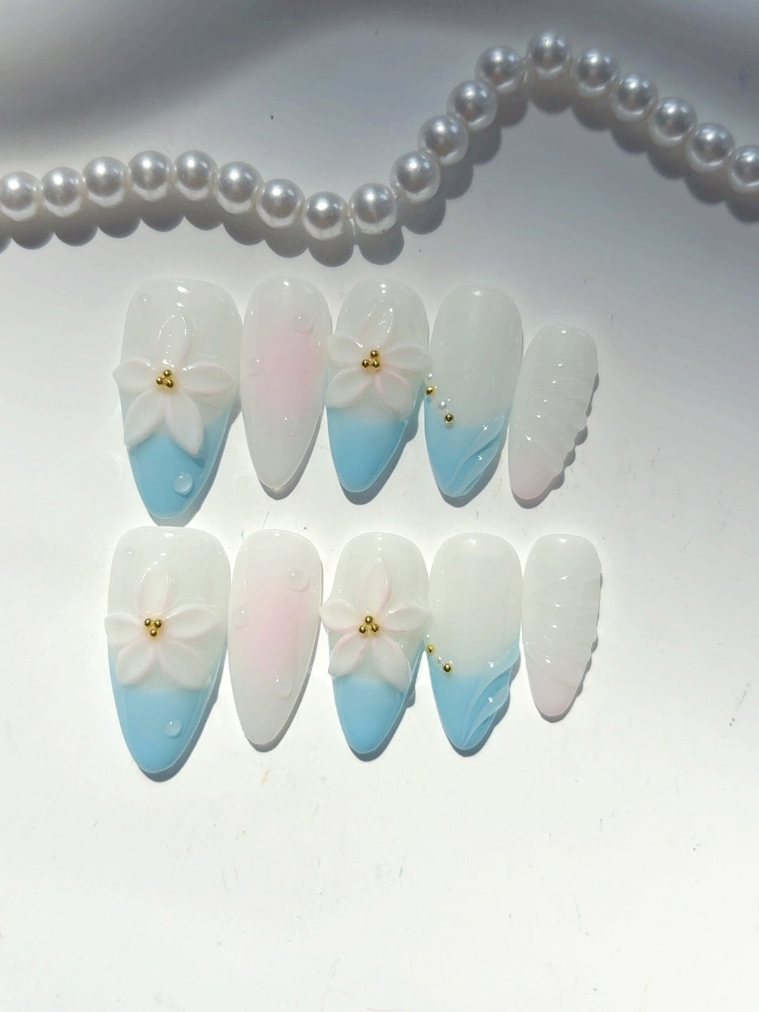 365nails-Ocean Lily：「藍色花卉」— 杏仁形 手工製 3D 雕刻 穿戴甲