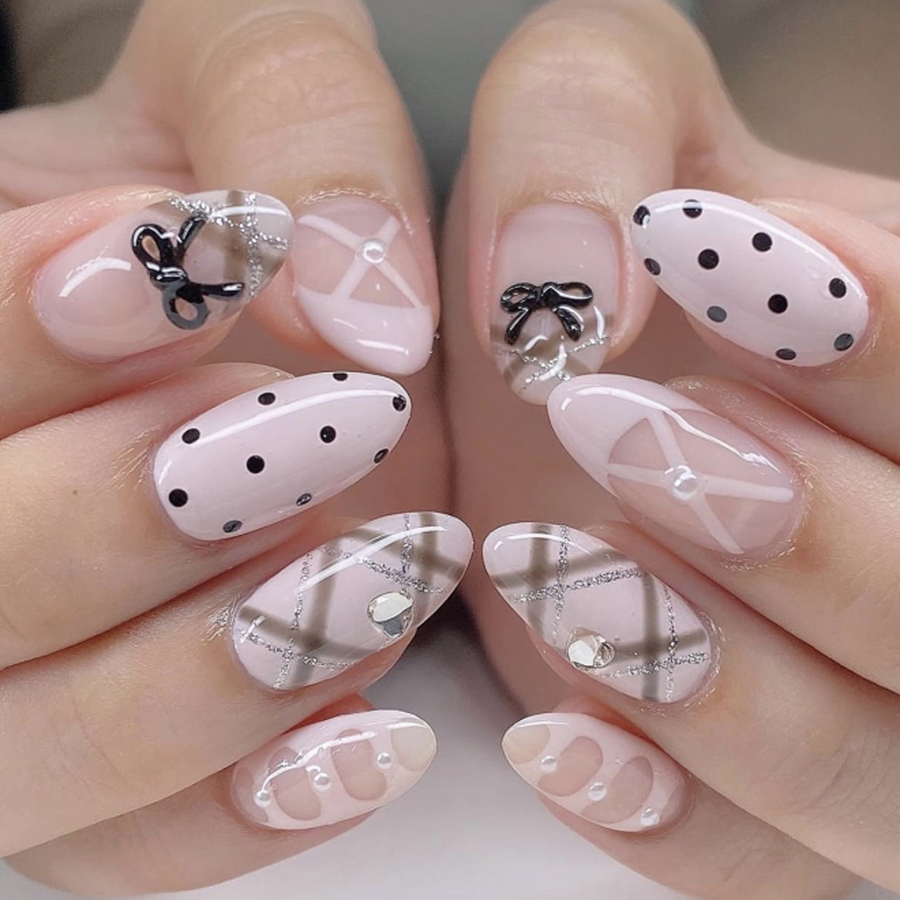 Gothic Sweet Black Polka Dot Butterfly press-on nails