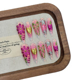 Unhas artesanais puras com flores rosas e espelho mágico pintado da Spice Girl Island Holiday | 365nails