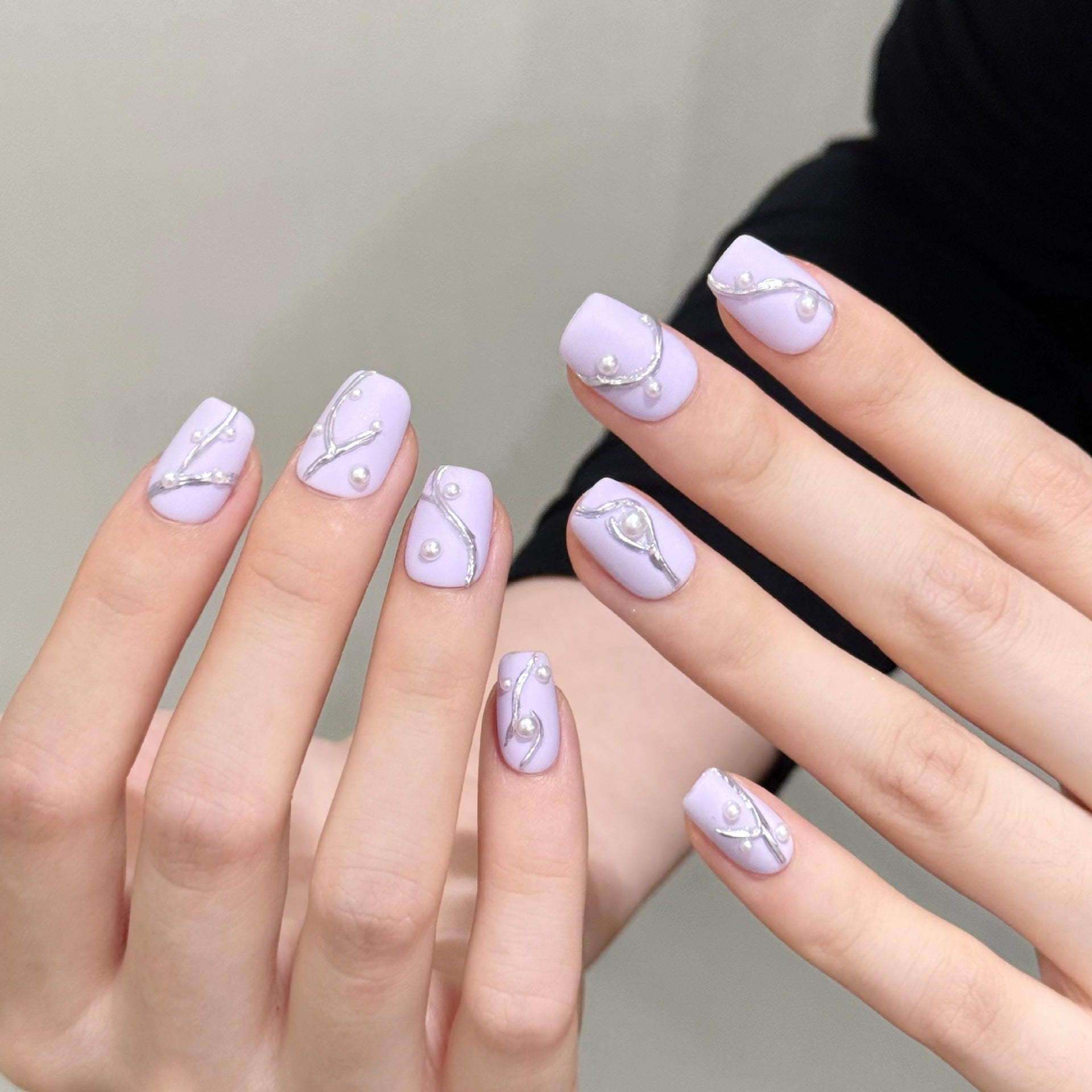 365nails 라일락 미스트 3D 진주 덩굴 수제 숏 코핀형 네일
