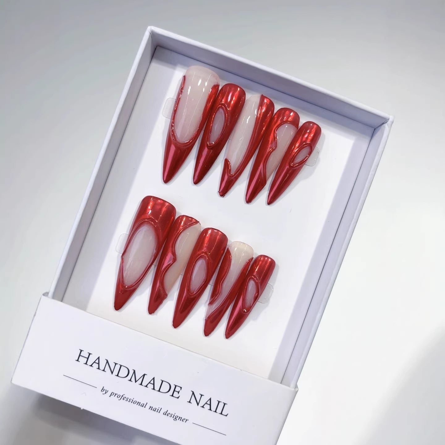 365nails: "Bord de Flamme Cramoisie" – Ongles press-on longs forme stiletto, rouge métallique creux, faits main