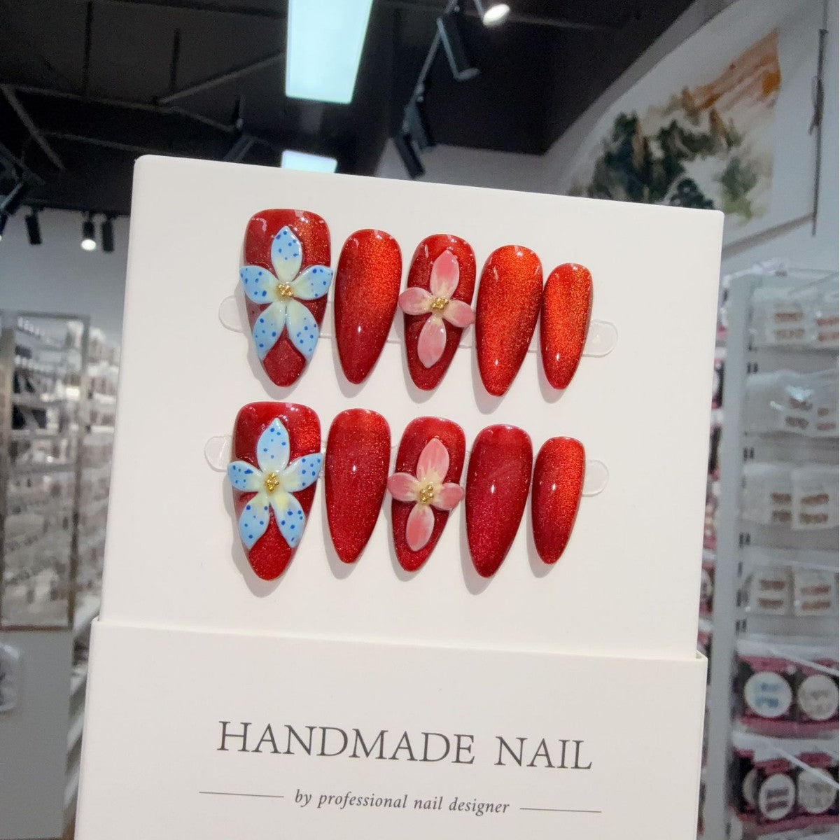 365nails : « Fleur Écarlate » – ongles press-on fait main forme amande à décor floral 3D