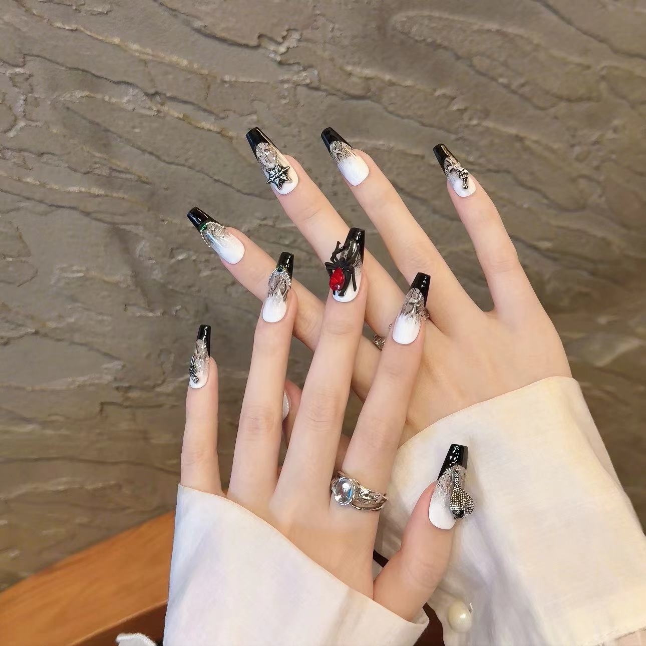 Handmade Wear A Western Regions Secret Realm Snake Tribe Blood Diamond False Nail Manicure Removable and Repeated | 365nails