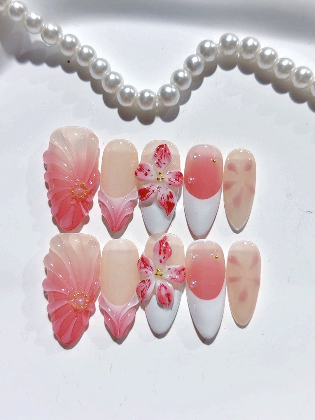 365nails: 코랄 사쿠라 그라데이션 – 미디엄 아몬드형 핑크 꽃무늬 수제 프레스온 네일