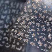 白蕾絲與水晶系列: "優雅白蕾絲蝴蝶" – 3D 立體浮雕指甲貼