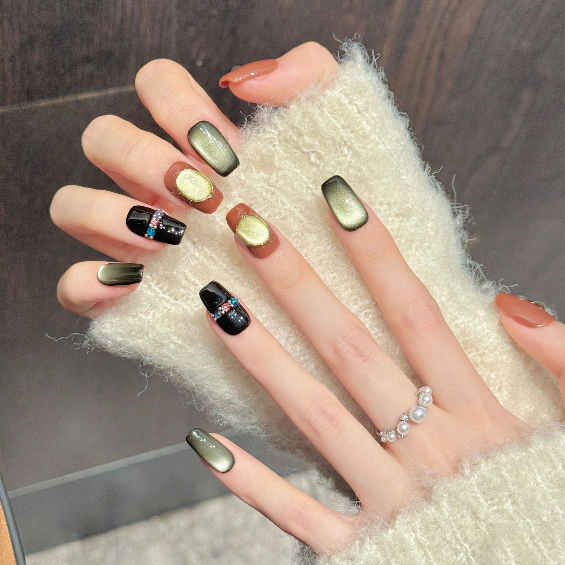 Red Black Cat Eye Short Press On Nails