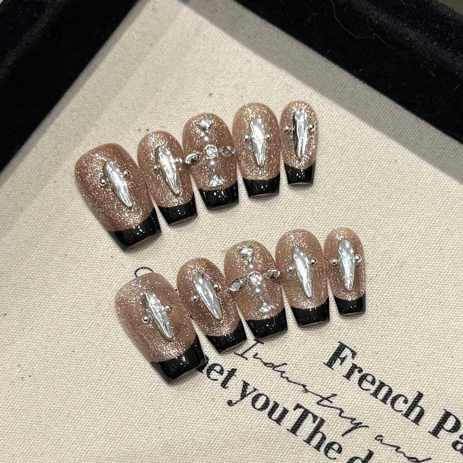 365nails: "Midnight Shimmer" – 프렌치 팁 수제 숏 코핀형 네일