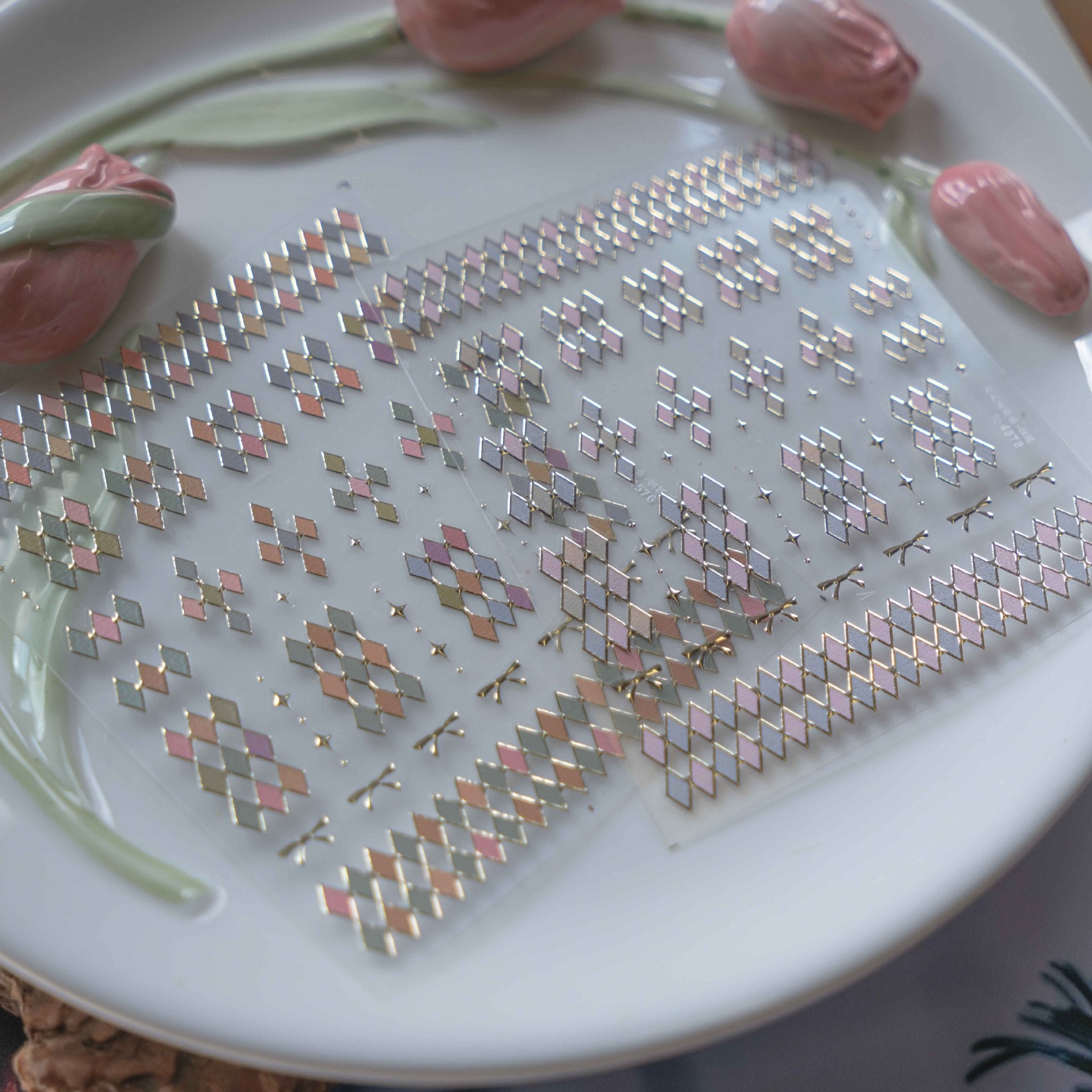 365nails: "파스텔 아가일 기하학 패턴" – 네일 아트 스티커
