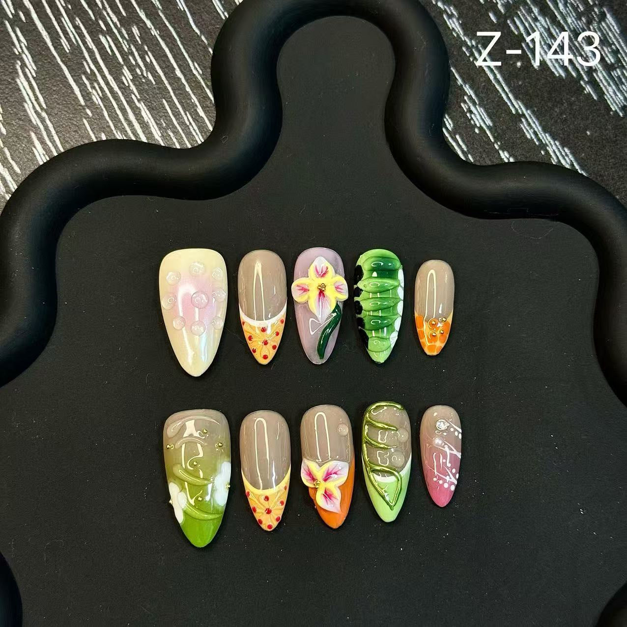 365nails：「植物幻想」– 3D 花卉手工製杏仁形穿戴甲