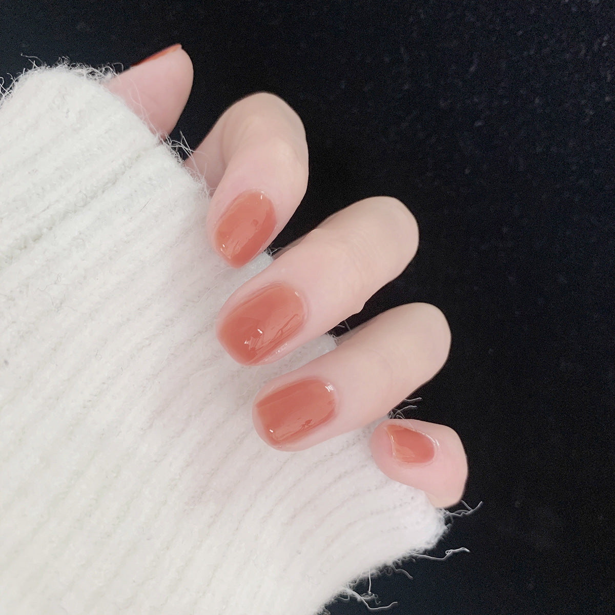 Uñas postizas cortas color canela nude terminadas | 365nails