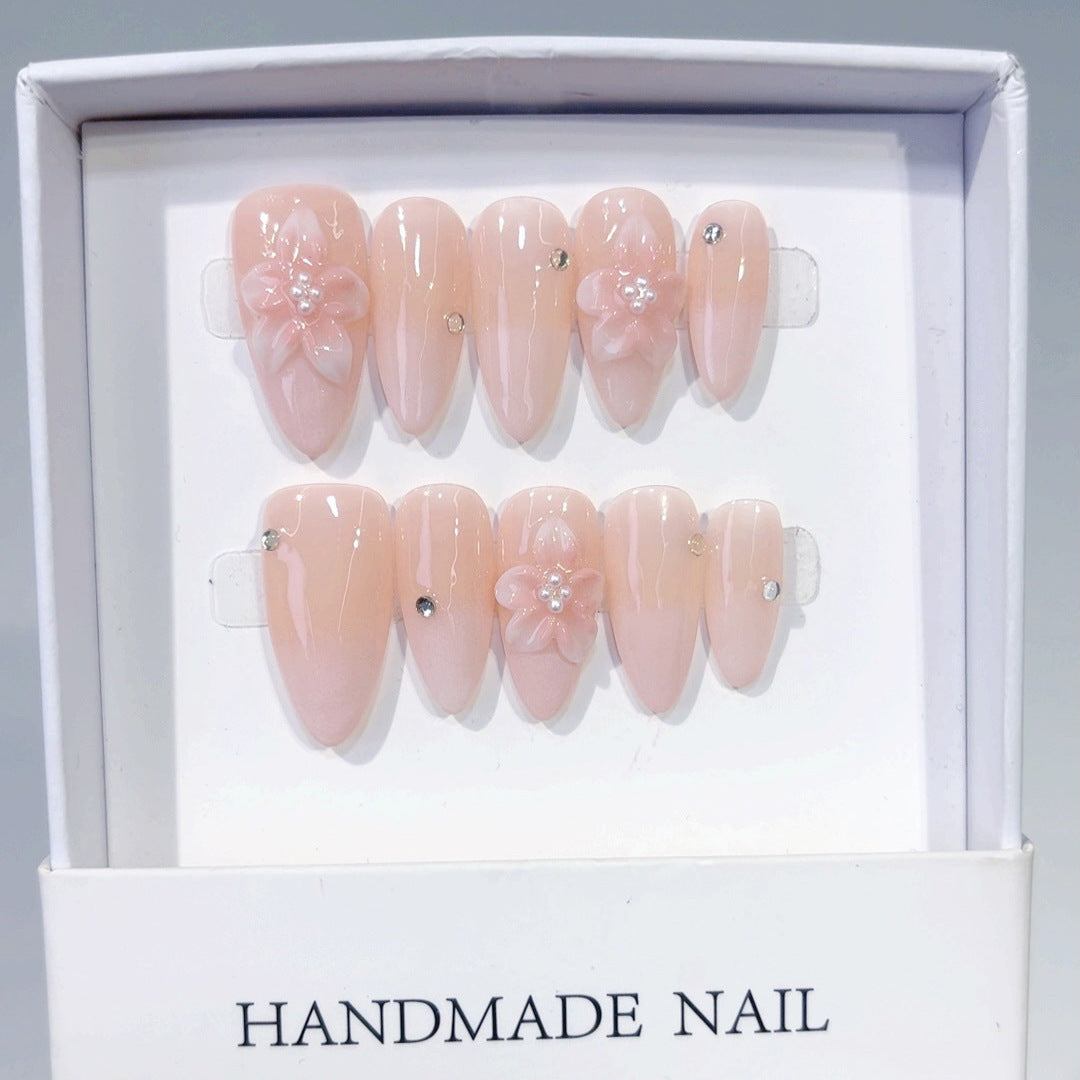 Pétale Blush : « Grâce Fleur de Perles » – Ongles press-on forme amande