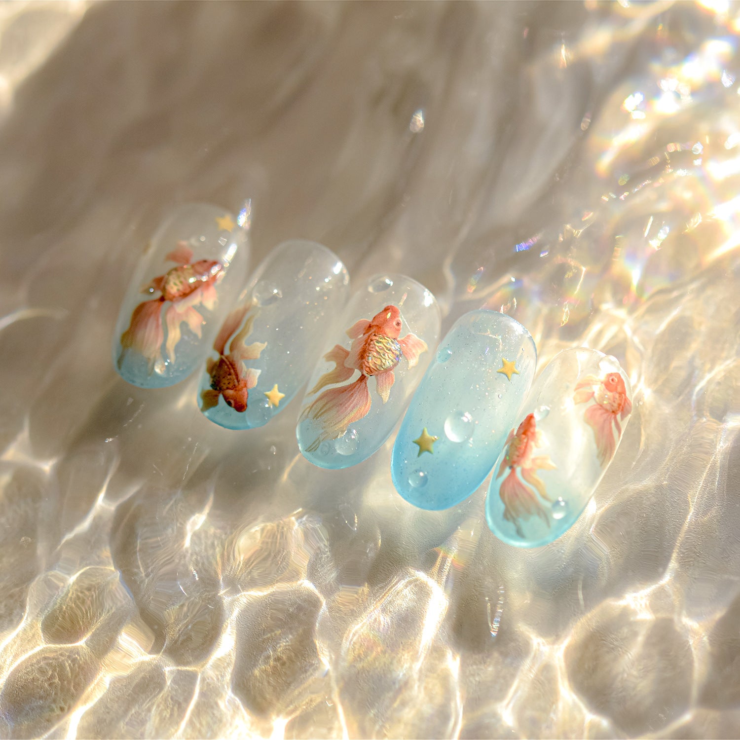 粉色金魚與星空點綴：「天際金魚池」– 5D浮雕指甲貼
