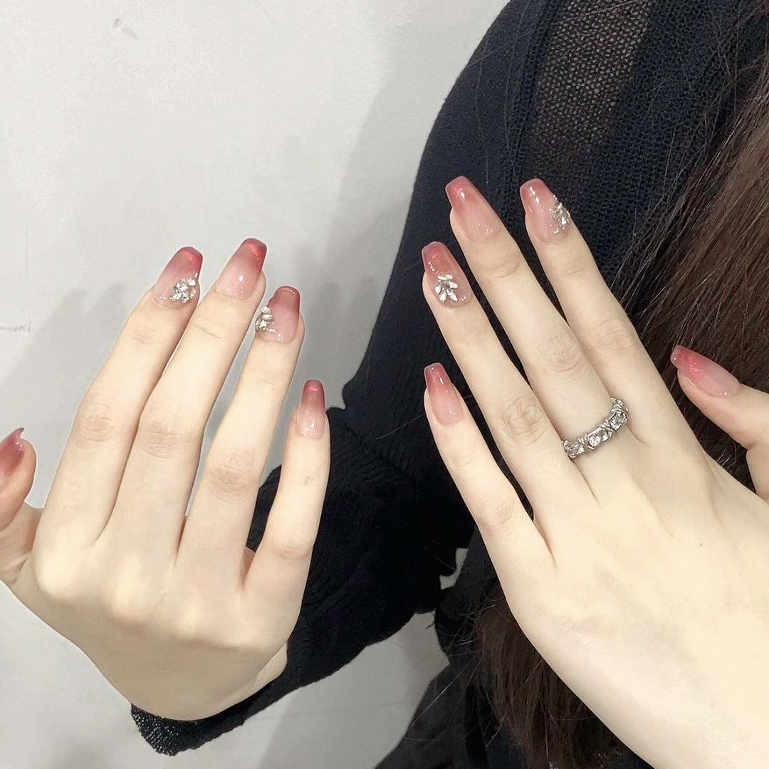 365nails: "노을의 속삭임" – 핸드페인팅 캣아이 그라데이션 및 젬 수제 미디엄 아몬드형 네일
