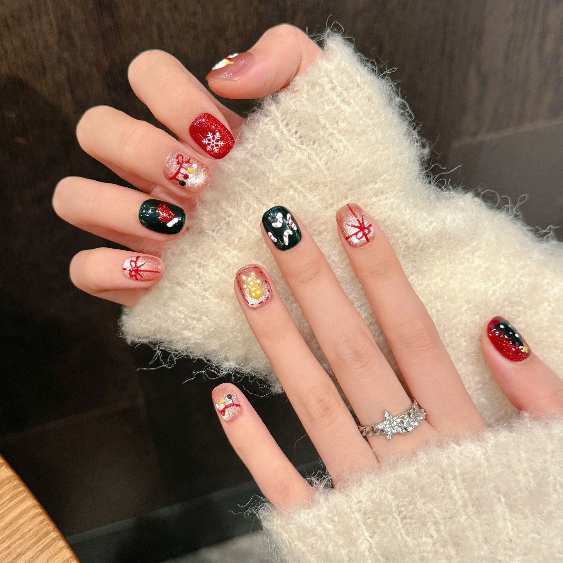 Christmas Press‑On Nails – Festive Red Green Glitter Holiday Nail Art Design