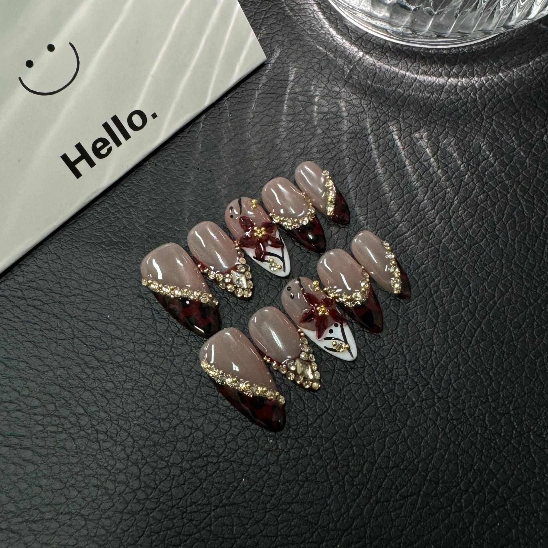 365nails: "Velvet Noir" – 3D 리본 & 크리스탈 수제 미디엄 아몬드형 네일