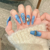 Unhas decoradas em estilo jeans com cruz, com borda de rebarba, design feito à mão, corte oblíquo, pintadas à mão | 365nails