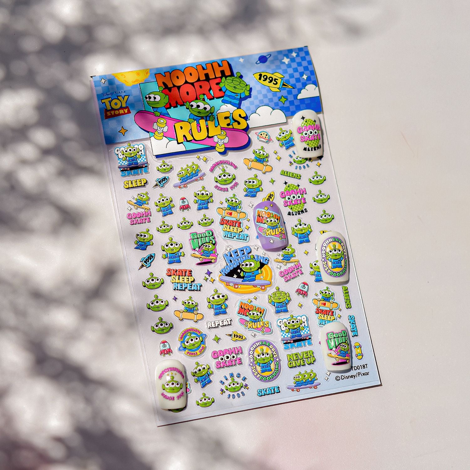 Toy Story Alien Skate Crew – Retro Street Nail Art Set