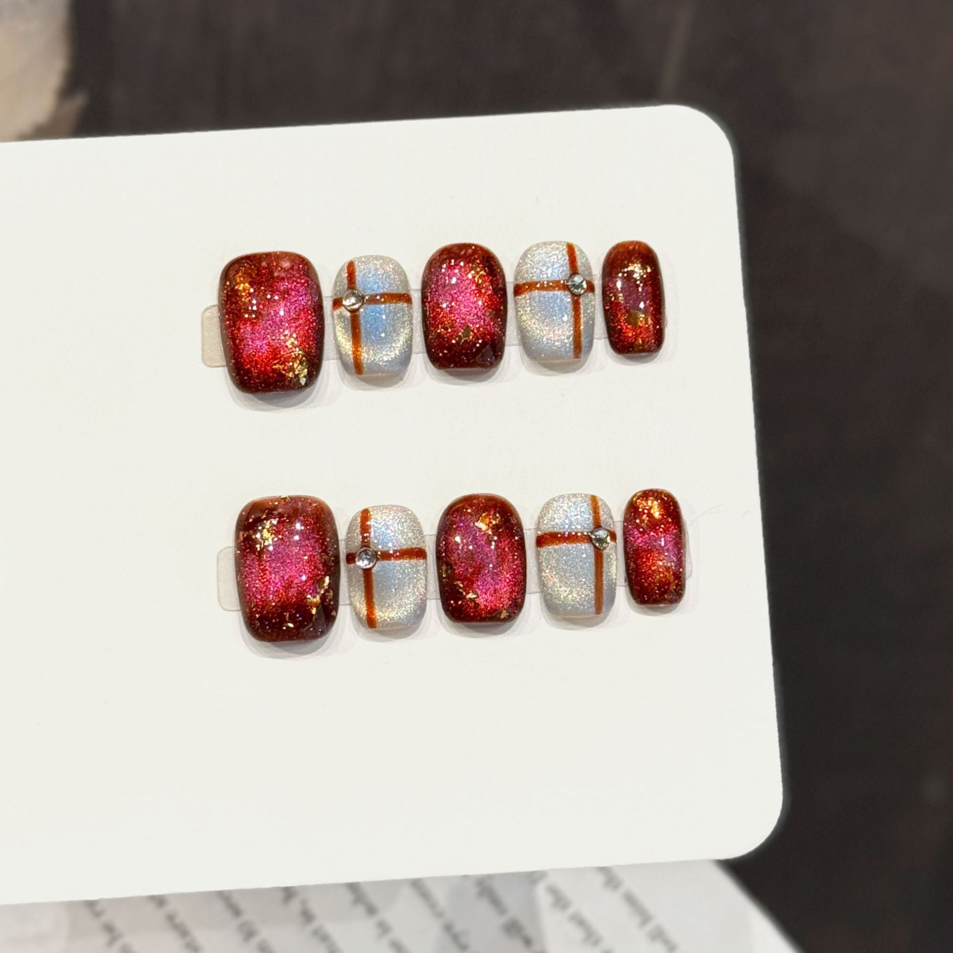 365nails: "Crimson Cross" – 3D Chrome & Glitter Handmade Square Nails