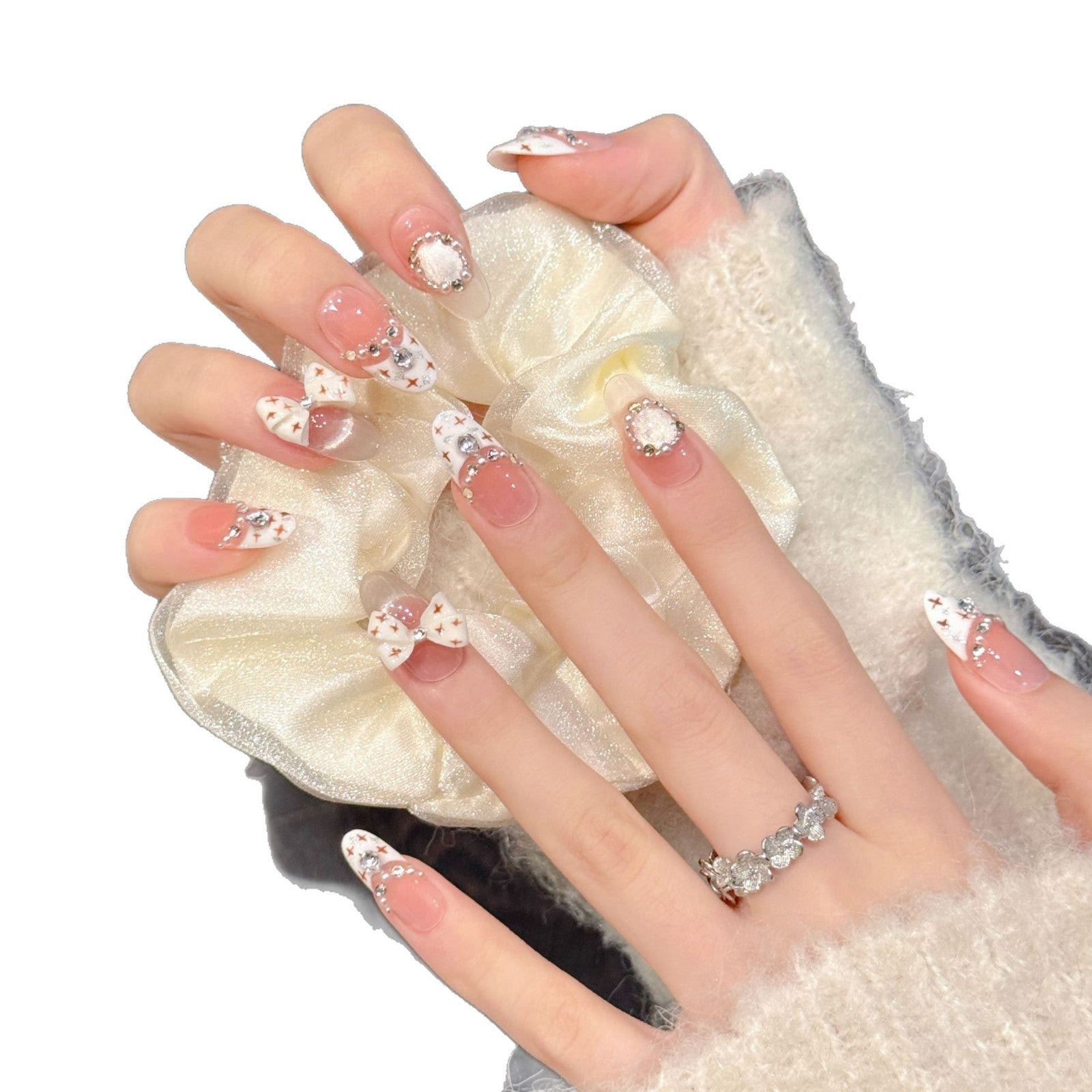 365nails: "Starlight Bow" – Unhas Amêndoas Artesanais com Laço e Cristais 3D