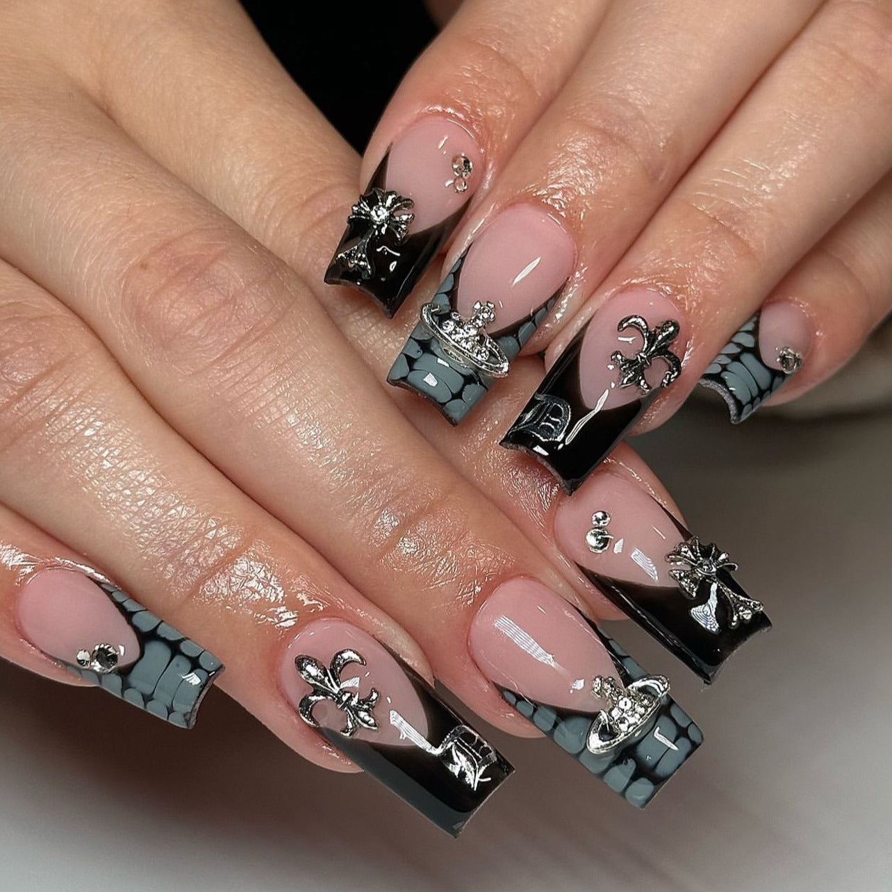 Unhas postiças francesas pretas com padrão de crocodilo, remendo de unha em forma de cruz, remendo de unha quadrado, 365nails