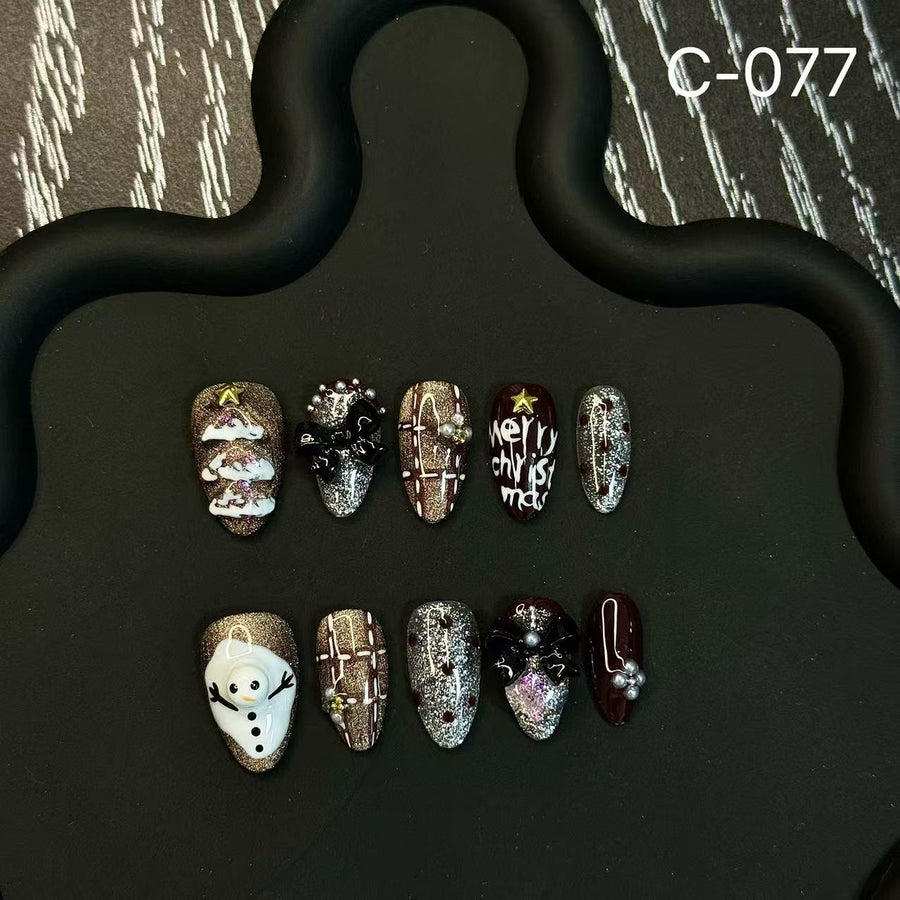 365nails: "겨울의 매혹" – 크리스마스 시즌 수제 코핀형 네일