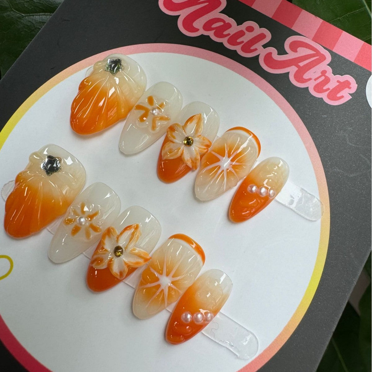 365nails: "시트러스 스타버스트" – 3D 시트러스 슬라이스 수제 아몬드형 네일