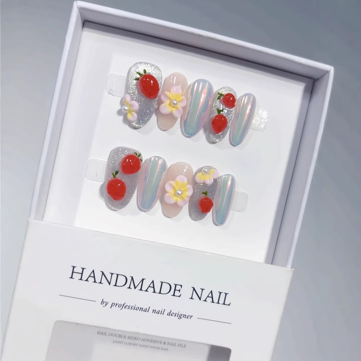 Cherry Berry: "Morango & Floral" – Unhas Postiças Quadradas