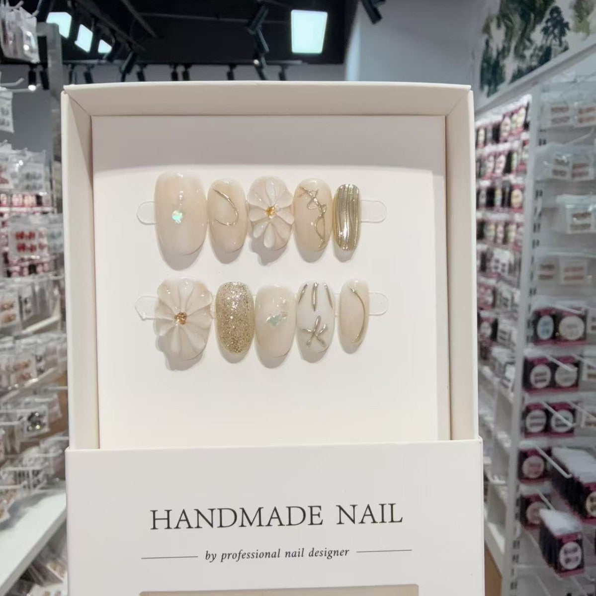 365nails: "Ivory Garden" – 3D Floral Handmade Short Almond Nails