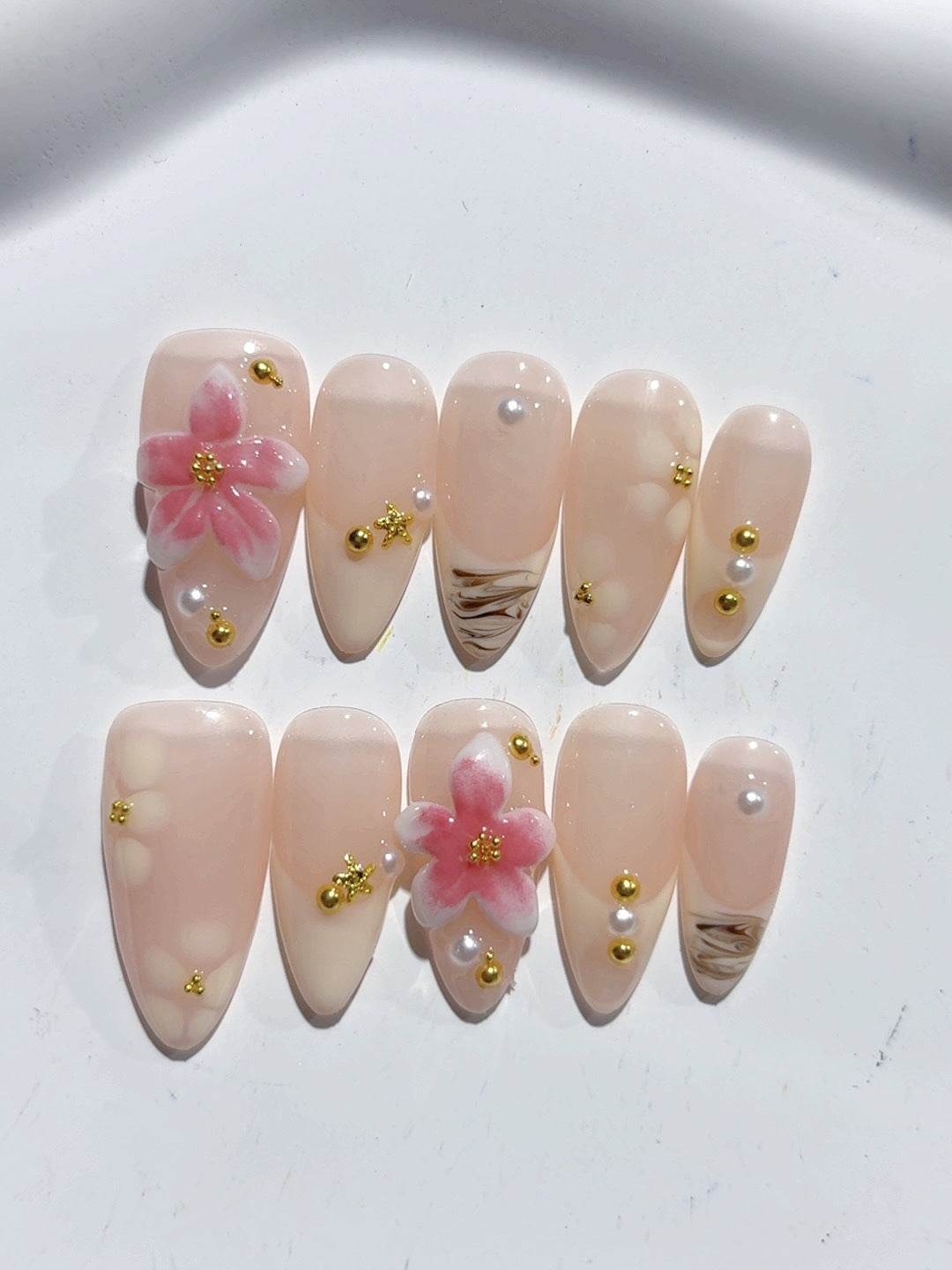365nails-櫻花珍珠：「櫻花條紋」— 杏仁形 手工製 3D 雕刻 穿戴甲