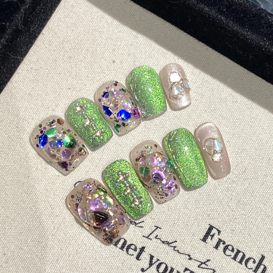 365nails: "Emerald Galaxy" – 3D Skull & Holographic Glitter Handmade Short Square Nails