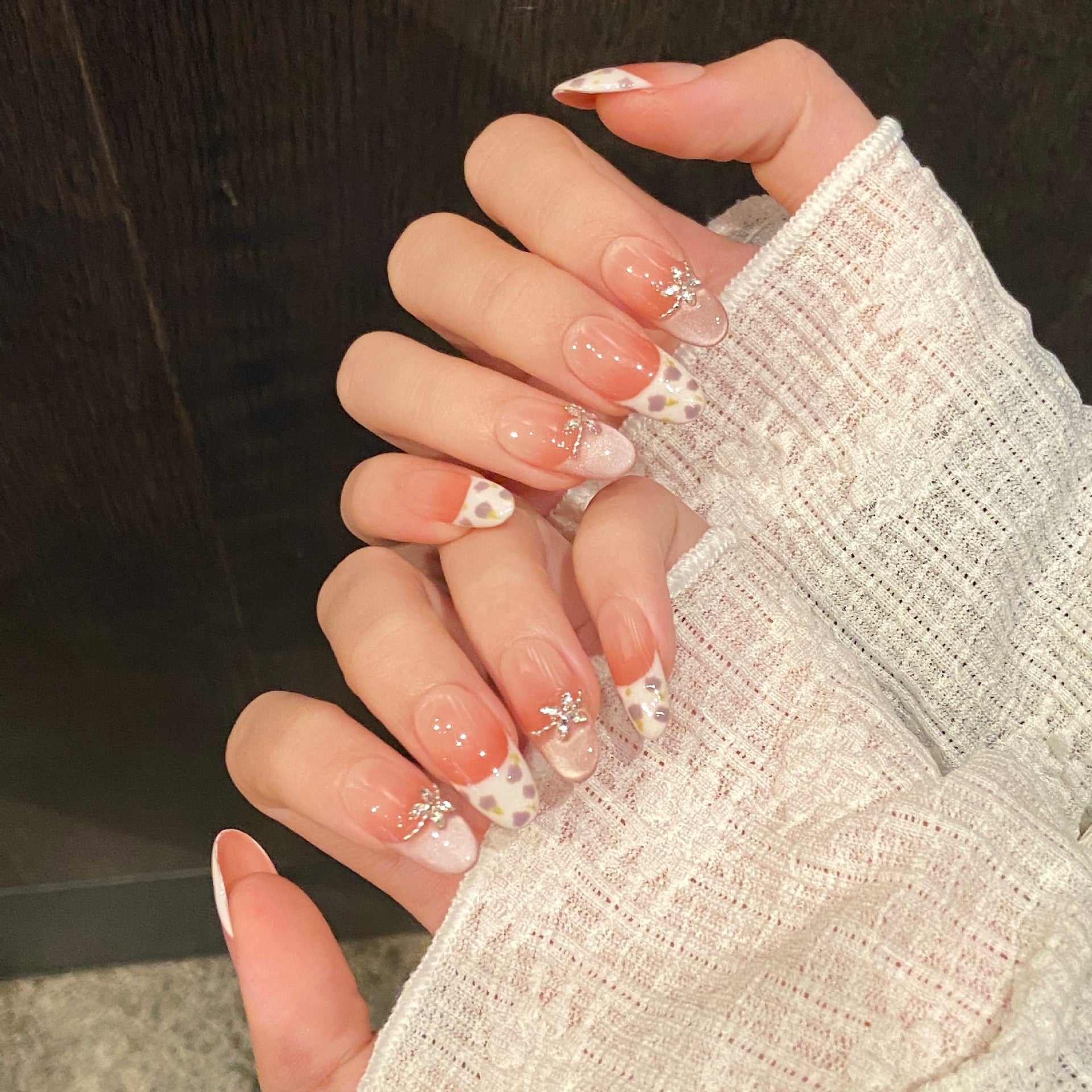 365nails: "봄의 속삭임" – 수제 스퀘어형 그라데이션 꽃무늬 네일