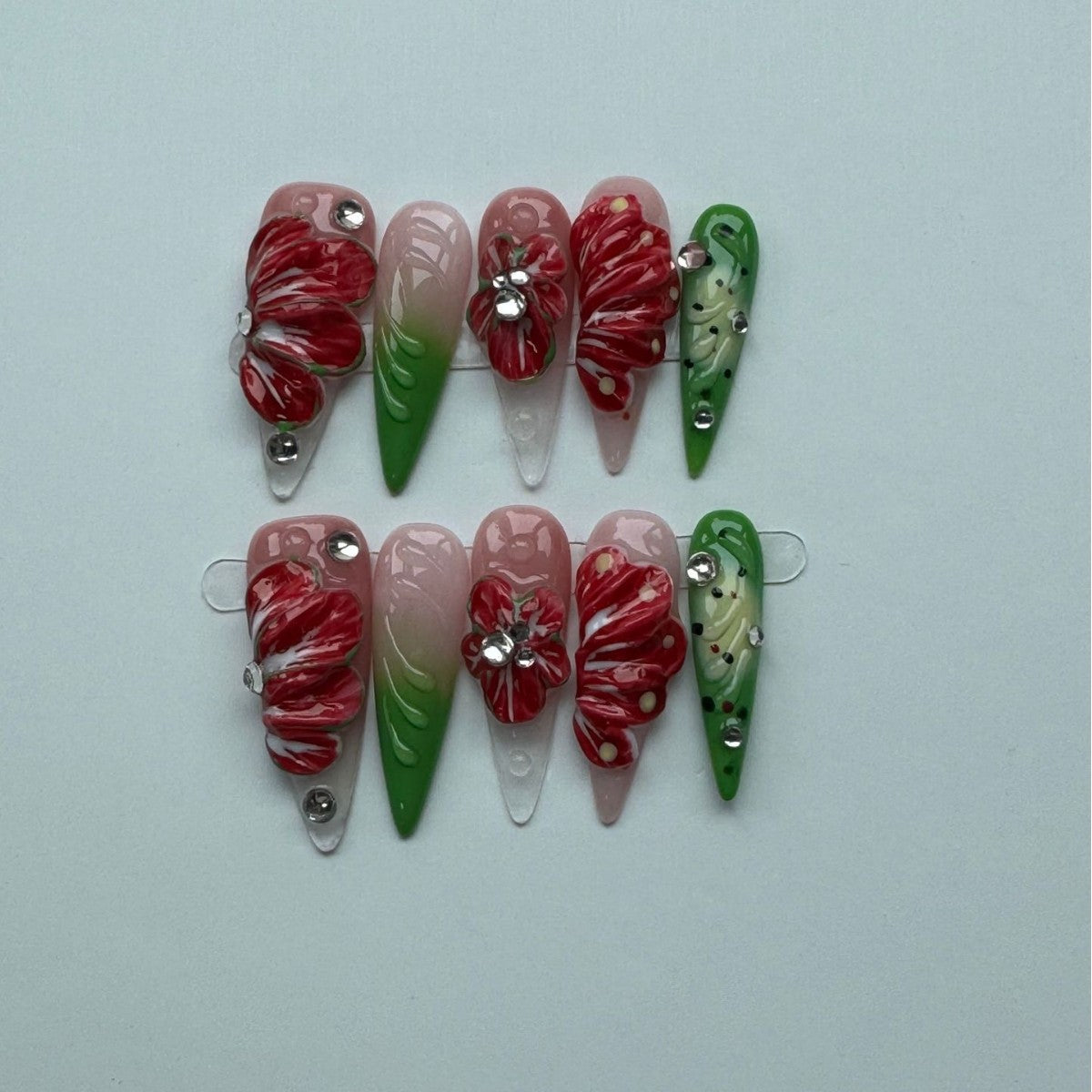 365nails：「緋紅蝶舞」— 3D花卉與法式手工製長款尖形穿戴甲