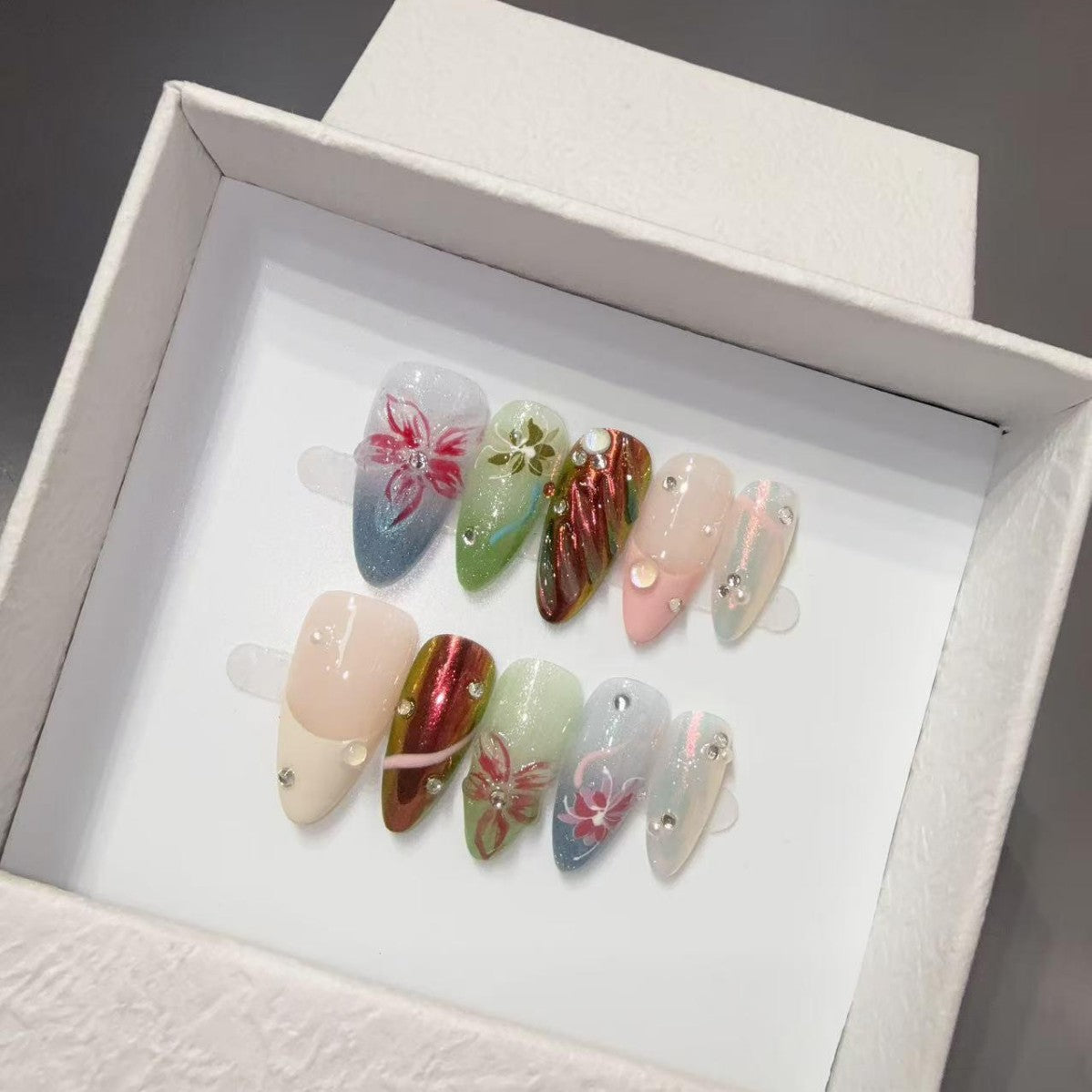 365nails：「魔法花園」— 3D 立體花卉 手工製 杏仁形 穿戴甲